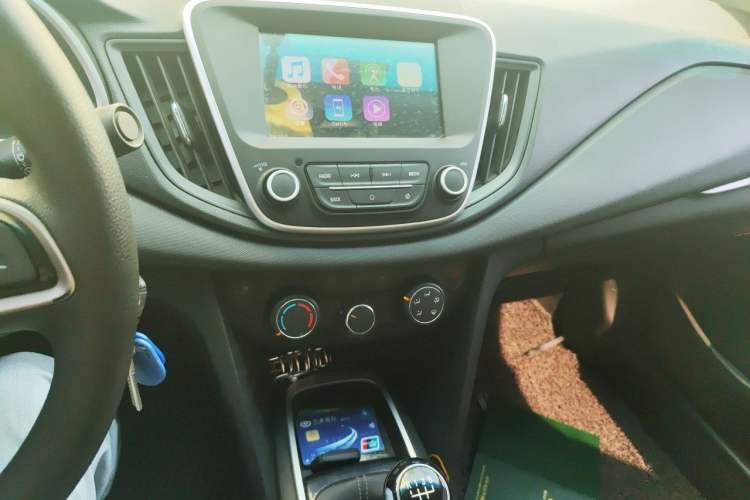 Used Chevrolet Cavalier 2019 320 Manual Xinyue Edition Audio And AC Panel