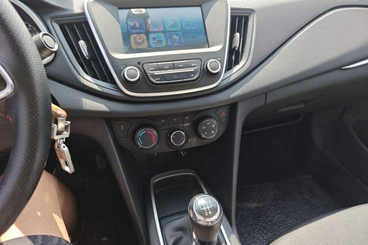 Used Chevrolet Cavalier 2019 320 Manual Xinyue Edition Audio And AC Panel