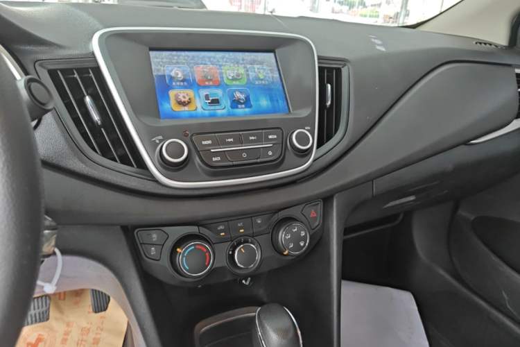 Used Chevrolet Cavalier 2019 320 Automatic Xinyue Edition Audio And AC Panel