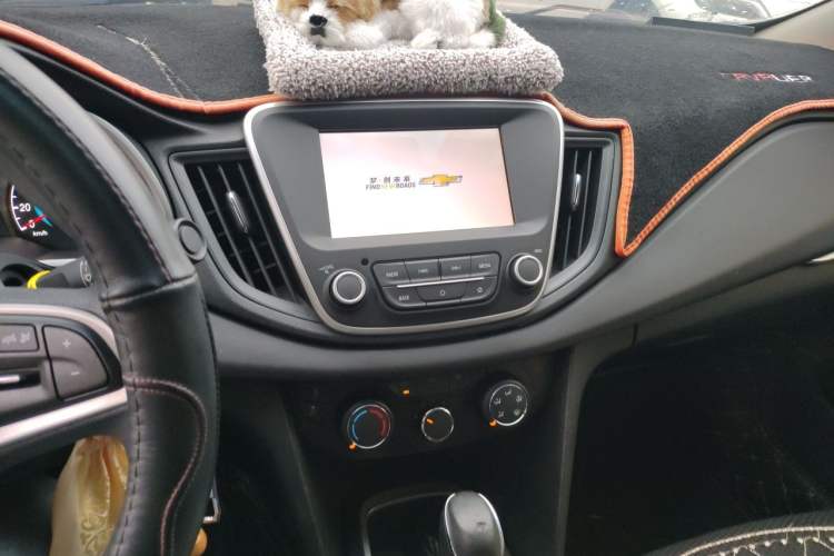 Used Chevrolet Cavalier 2019 320 Automatic Xinyue Edition Audio And AC Panel