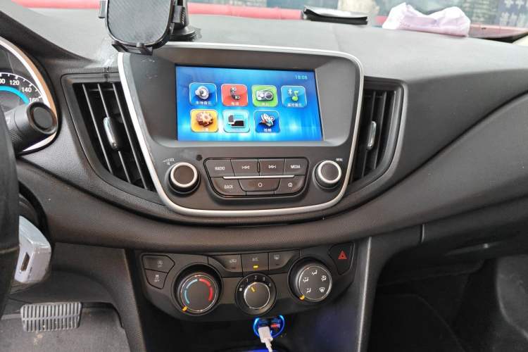 Used Chevrolet Cavalier 2019 320 Automatic Xinyue Edition Audio And AC Panel