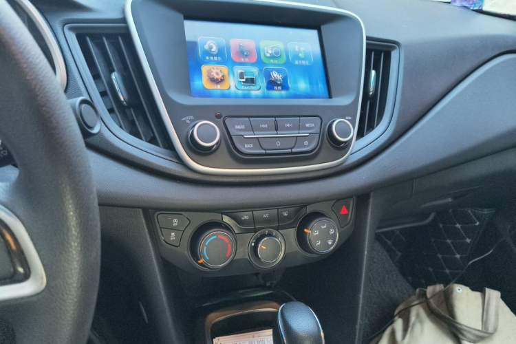 Used Chevrolet Cavalier 2019 320 Automatic Xinyue Edition Audio And AC Panel