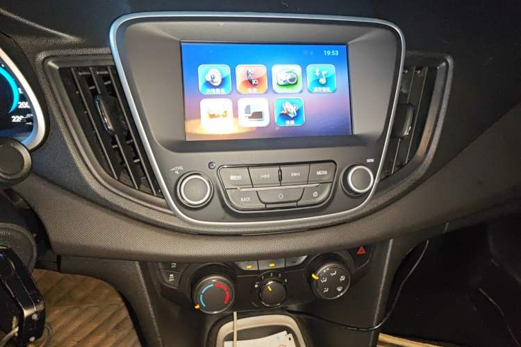 Used Chevrolet Cavalier 2019 320 Automatic Xinyue Edition Audio And AC Panel