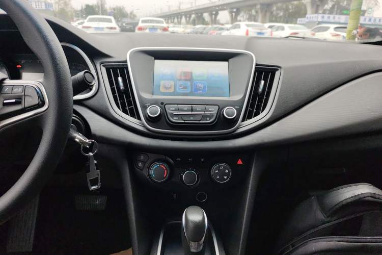 Used Chevrolet Cavalier 2019 320 Automatic Xinyue Edition Audio And AC Panel