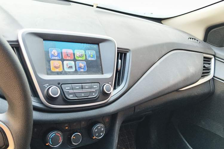 Used Chevrolet Cavalier 2019 320 Manual Xinyue Edition Audio And AC Panel