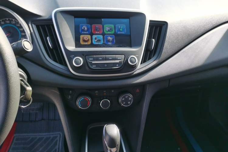 Used Chevrolet Cavalier 2019 320 Automatic Xinyue Edition Audio And AC Panel