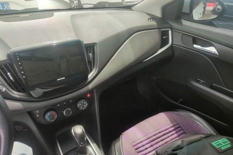 Used Chevrolet Cavalier 2019 320 Automatic Xinyue Edition Audio And AC Panel