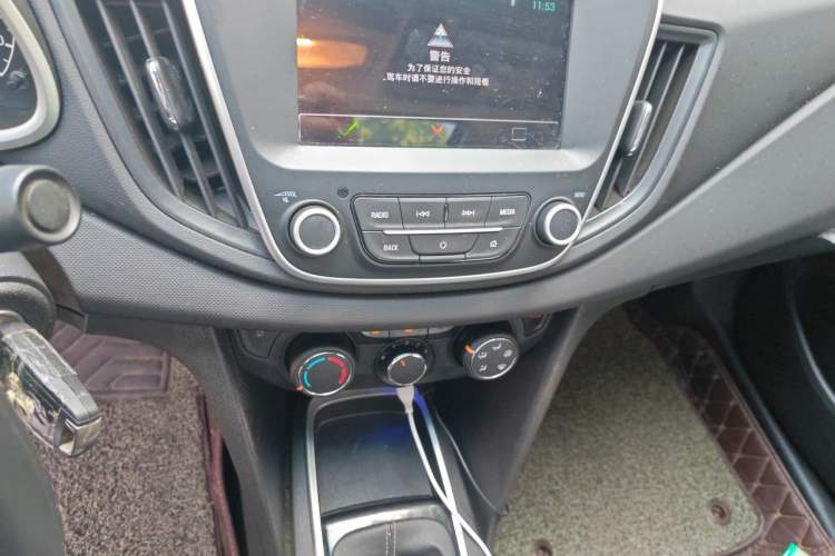 Used Chevrolet Cavalier 2019 320 Manual Xinyue Edition Audio And AC Panel