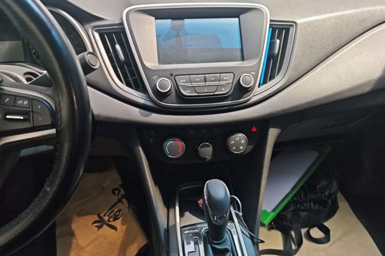Used Chevrolet Cavalier 2019 320 Automatic Xinyue Edition Audio And AC Panel