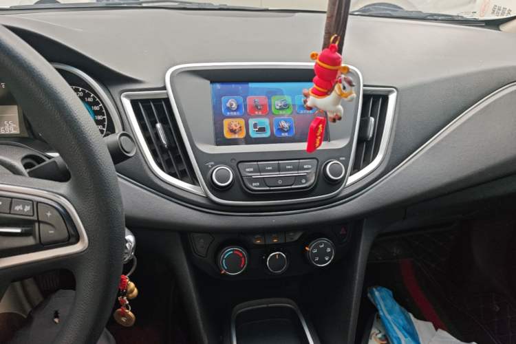 Used Chevrolet Cavalier 2019 320 Manual Xinyue Edition Audio And AC Panel