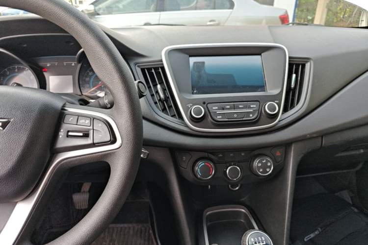 Used Chevrolet Cavalier 2019 320 Manual Xinyue Edition Audio And AC Panel