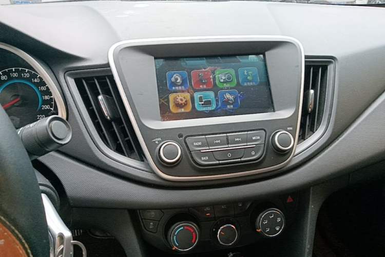 Used Chevrolet Cavalier 2019 320 Automatic Xinyue Edition Audio And AC Panel