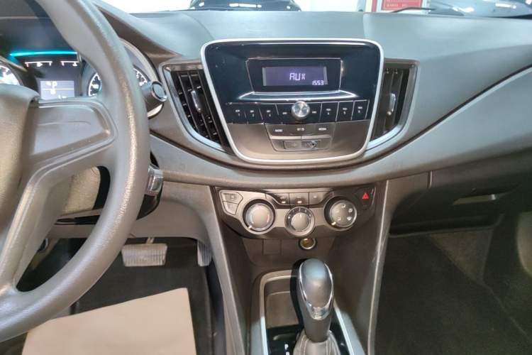 Used Chevrolet Cavalier 2019 320 Automatic Enjoyment Edition Audio And AC Panel