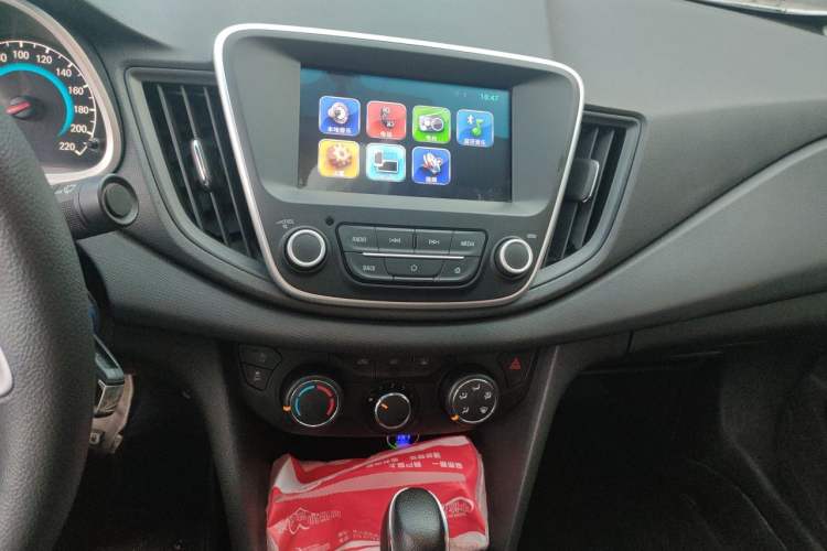 Used Chevrolet Cavalier 2019 320 Automatic Xinyue Edition Audio And AC Panel