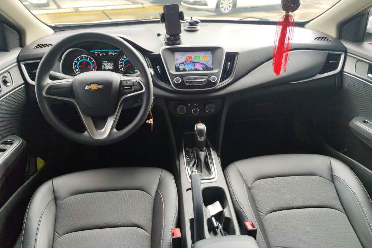 Used Chevrolet Cavalier 2019 320 Automatic Xinyue Edition Center Console