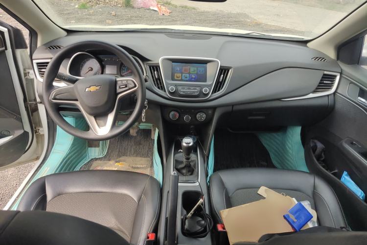 Used Chevrolet Cavalier 2019 320 Manual Xinyue Edition Center Console