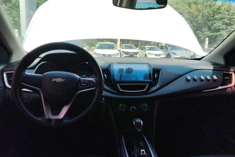 Used Chevrolet Cavalier 2019 320 Automatic Xinyue Edition Center Console