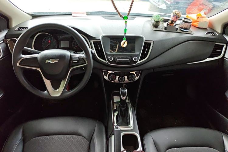 Used Chevrolet Cavalier 2019 320 Automatic Xinyue Edition Center Console