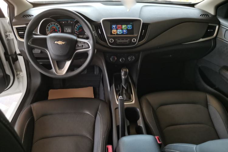Used Chevrolet Cavalier 2019 320 Automatic Xinyue Edition Center Console