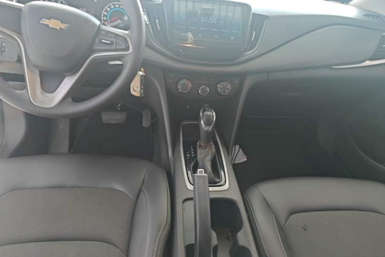 Used Chevrolet Cavalier 2019 320 Automatic Xinyue Edition Center Console