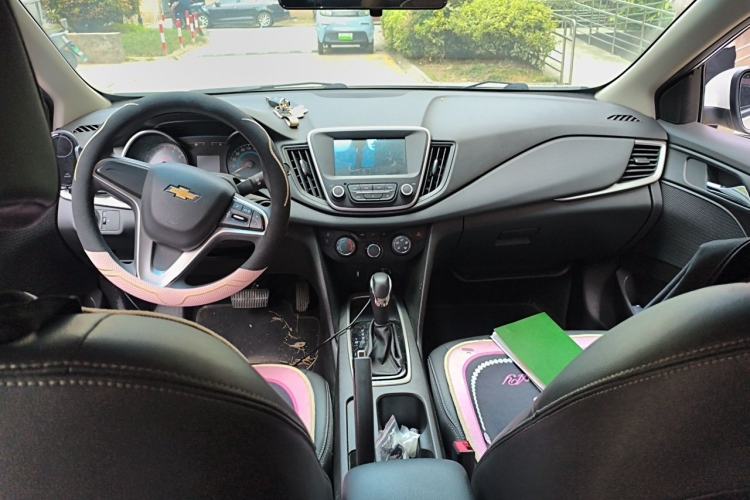 Used Chevrolet Cavalier 2019 320 Automatic Xinyue Edition Center Console