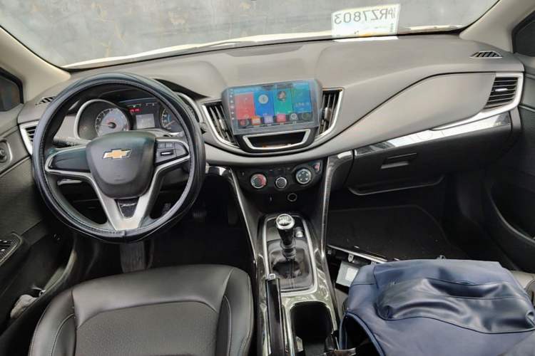 Used Chevrolet Cavalier 2019 320 Manual Xinyue Edition Center Console