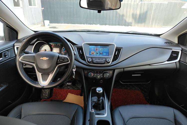 Used Chevrolet Cavalier 2019 320 Manual Xinyue Edition Center Console