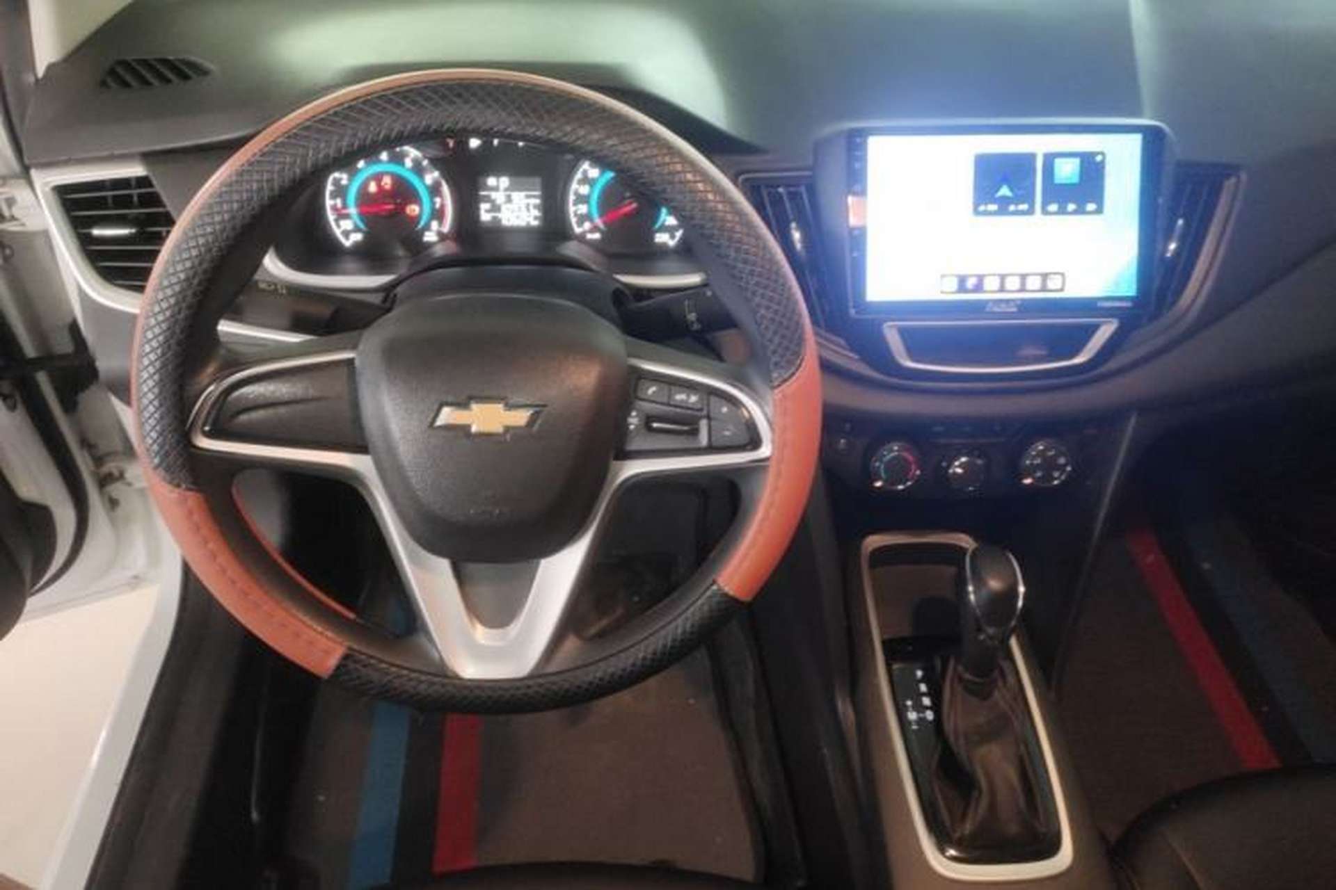 Used Chevrolet Cavalier 2019 320 Automatic Xinyue Edition Center Console