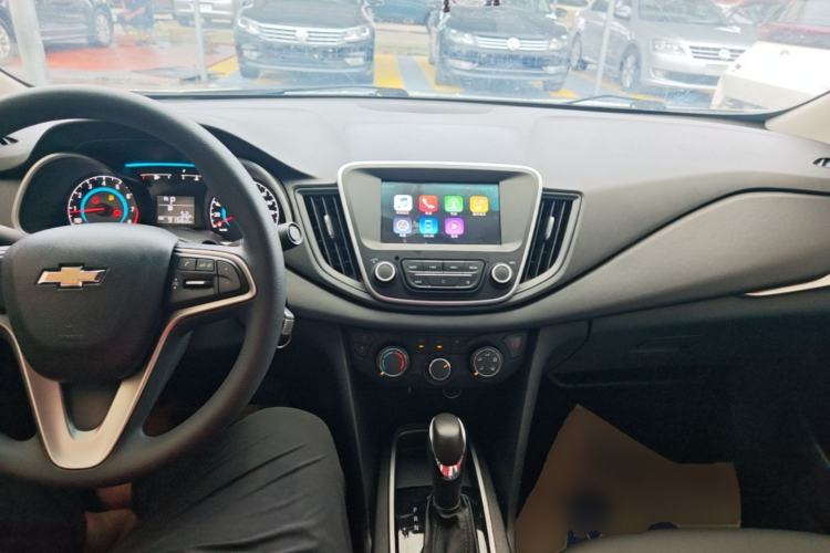 Used Chevrolet Cavalier 2019 320 Automatic Xinyue Edition Center Console