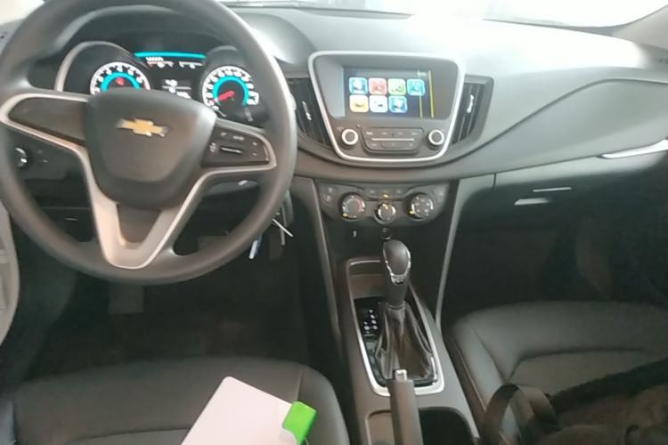 Used Chevrolet Cavalier 2019 320 Automatic Xinyue Edition Center Console