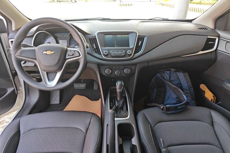 Used Chevrolet Cavalier 2019 320 Automatic Xinyue Edition Center Console