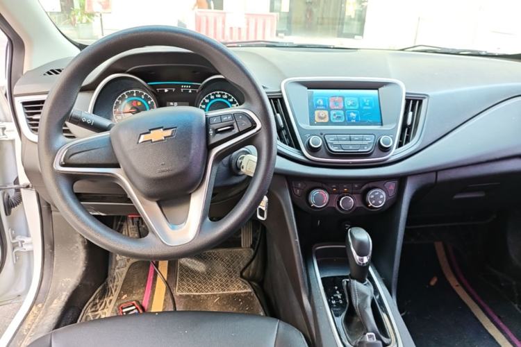 Used Chevrolet Cavalier 2019 320 Automatic Xinyue Edition Center Console
