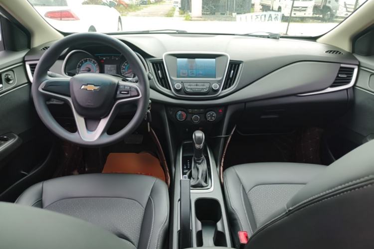 Used Chevrolet Cavalier 2019 320 Automatic Xinyue Edition Center Console