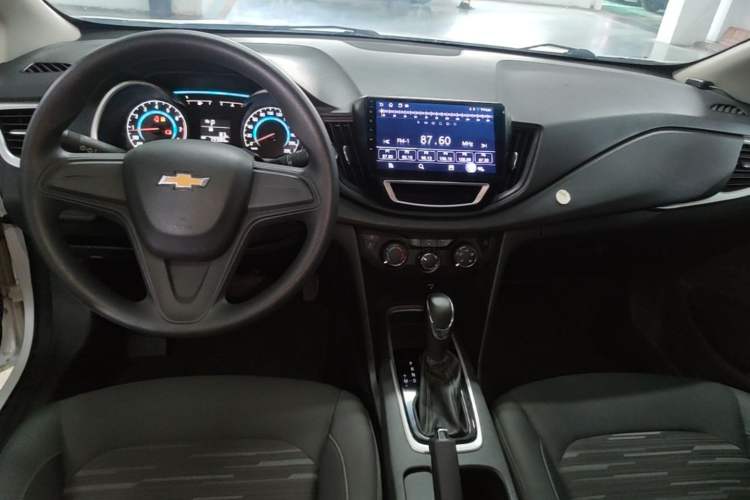 Used Chevrolet Cavalier 2019 320 Automatic Enjoyment with Sunroof Center Console