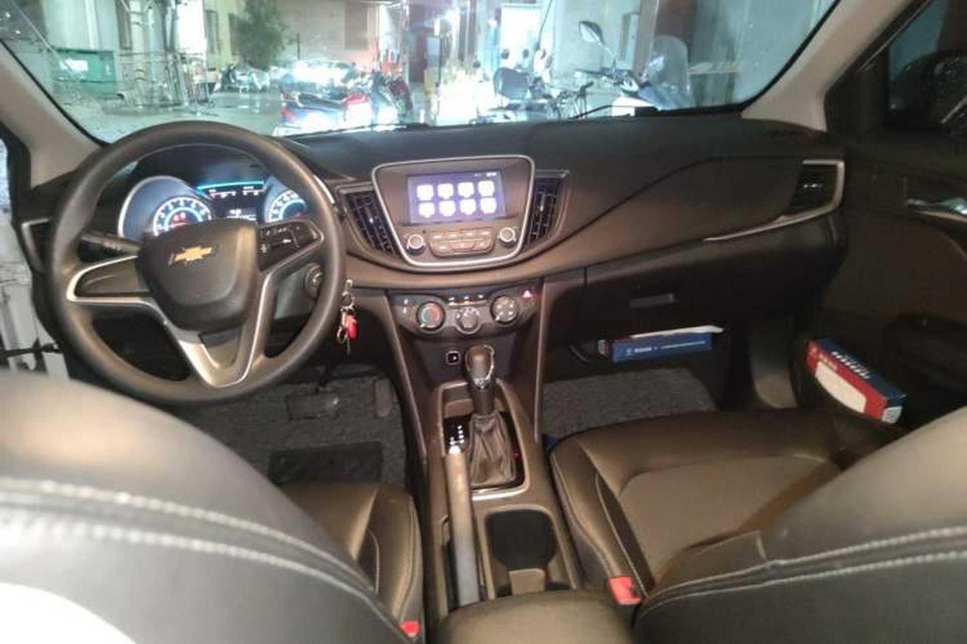 Used Chevrolet Cavalier 2019 320 Automatic Xinyue Edition Center Console