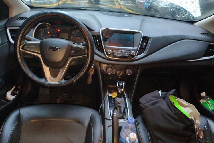 Used Chevrolet Cavalier 2019 320 Automatic Xinyue Edition Center Console