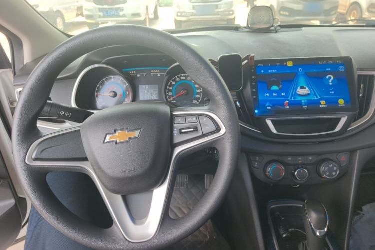 Used Chevrolet Cavalier 2019 320 Automatic Xinyue Edition Center Console
