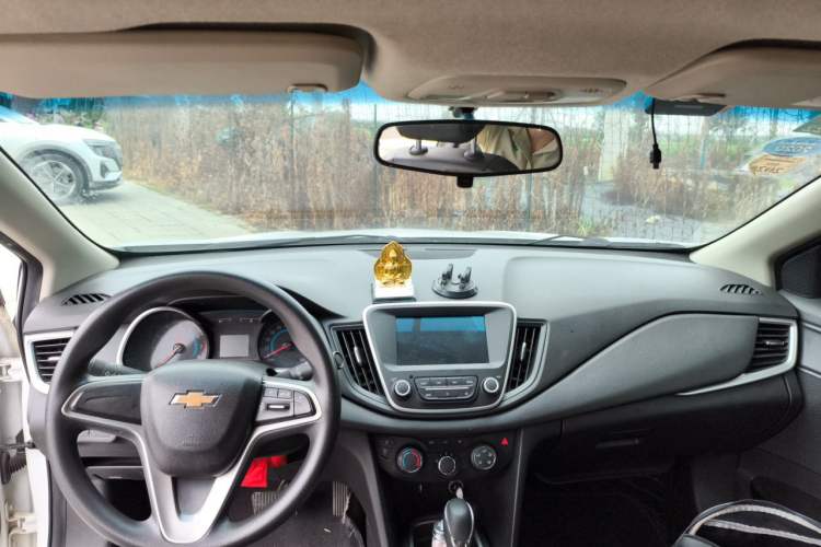 Used Chevrolet Cavalier 2019 320 Automatic Xinyue Edition Center Console