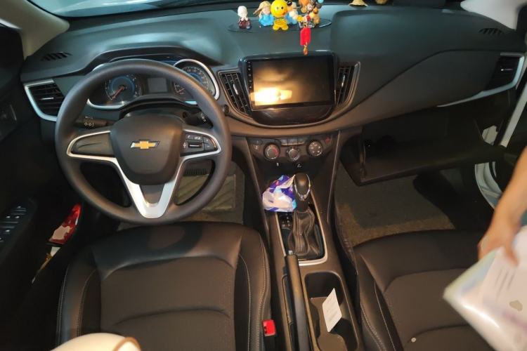 Used Chevrolet Cavalier 2019 320 Automatic Xinyue Edition Center Console