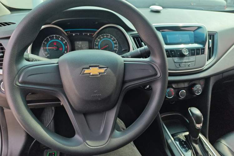 Used Chevrolet Cavalier 2019 320 Automatic Enjoyment with Sunroof Center Console