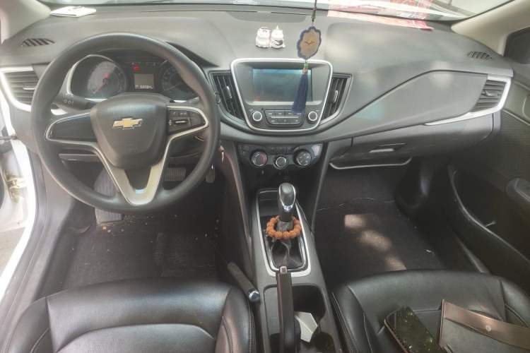Used Chevrolet Cavalier 2019 320 Automatic Xinyue Edition Center Console
