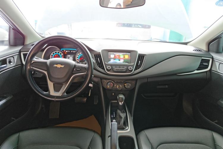 Used Chevrolet Cavalier 2019 320 Automatic Xinyue Edition Center Console