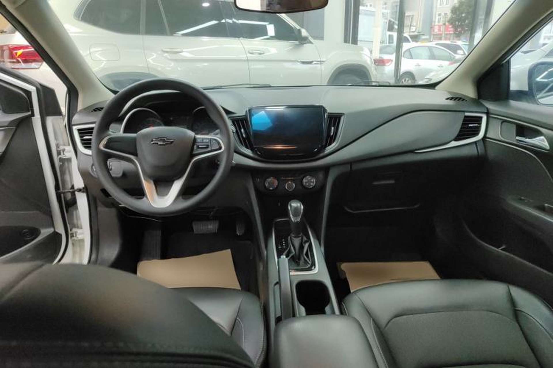 Used Chevrolet Cavalier 2019 320 Automatic Xinyue Edition Center Console