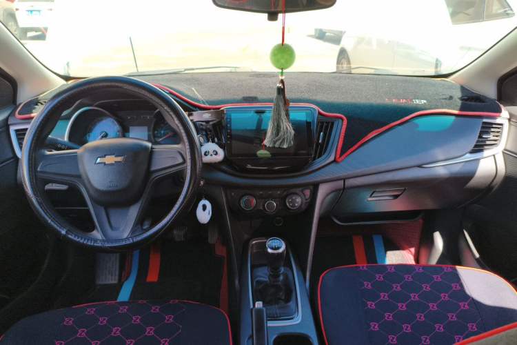 Used Chevrolet Cavalier 2019 320 Manual Enjoyment Edition Center Console