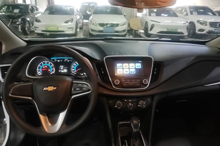 Used Chevrolet Cavalier 2019 320 Automatic Xinyue Edition Center Console