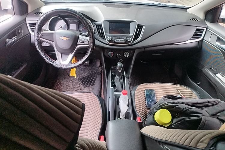 Used Chevrolet Cavalier 2019 320 Automatic Xinyue Edition Center Console