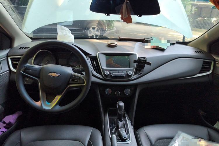 Used Chevrolet Cavalier 2019 320 Automatic Xinyue Edition Center Console