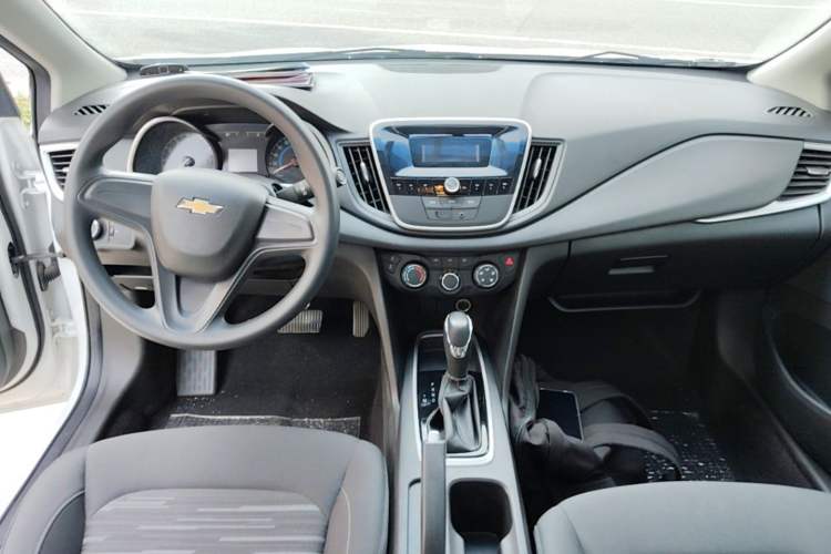 Used Chevrolet Cavalier 2019 320 Automatic Enjoyment with Sunroof Center Console