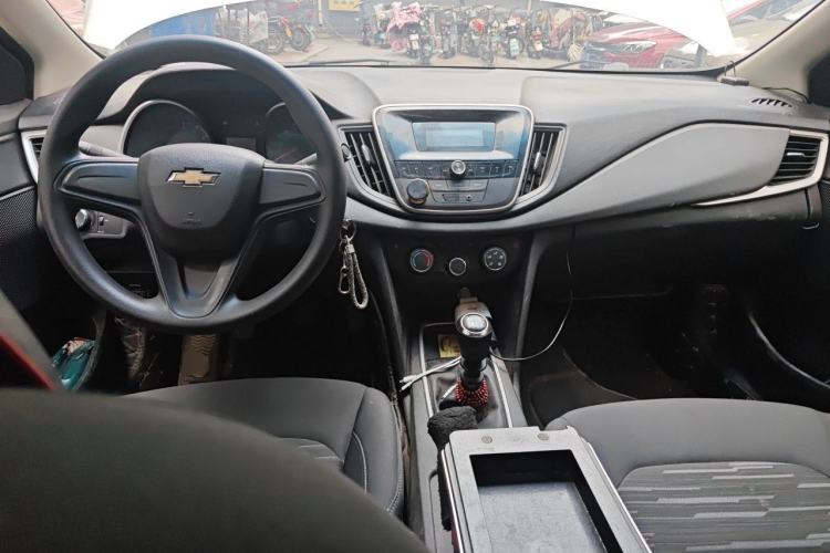 Used Chevrolet Cavalier 2019 320 Manual Enjoyment Edition Center Console