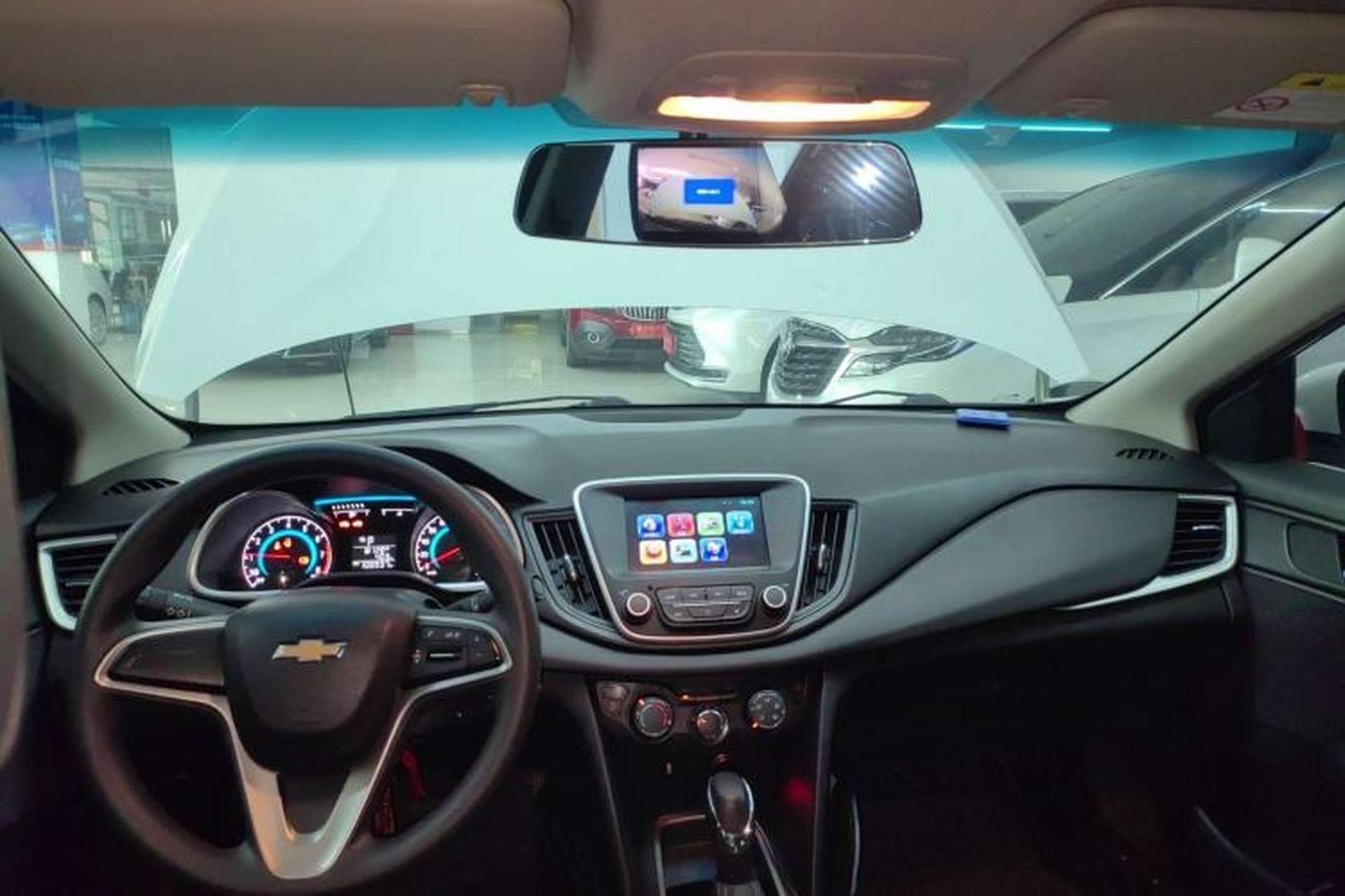 Used Chevrolet Cavalier 2019 320 Automatic Xinyue Edition Center Console